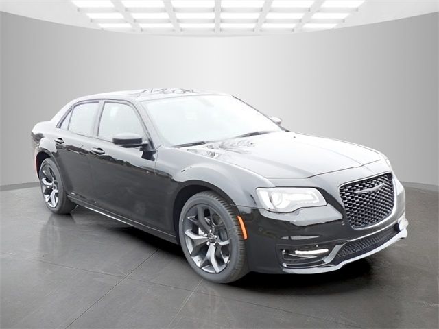 2023 Chrysler 300 Touring L