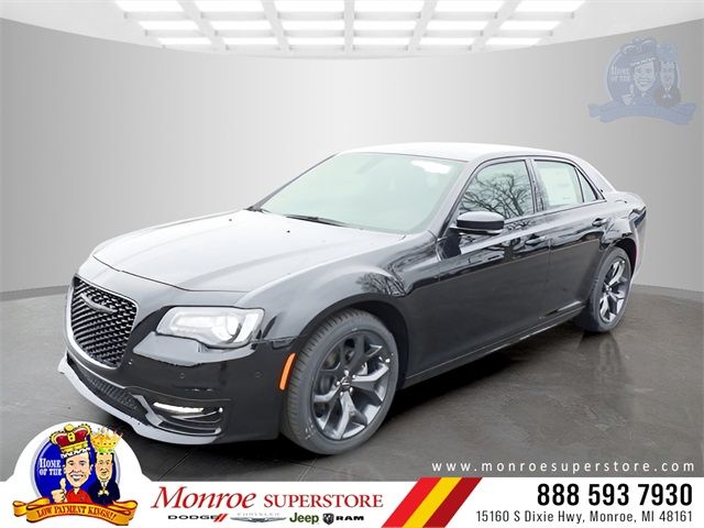 2023 Chrysler 300 Touring L