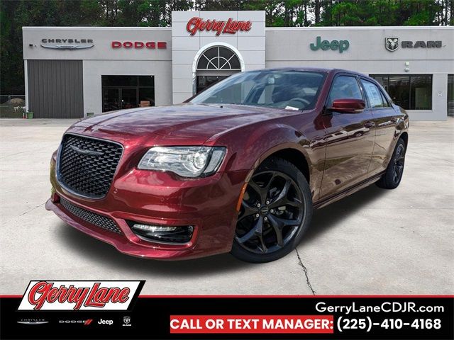 2023 Chrysler 300 Touring L