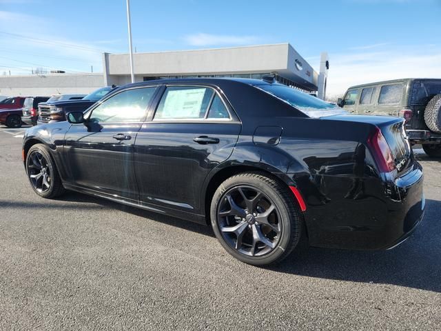 2023 Chrysler 300 Touring L