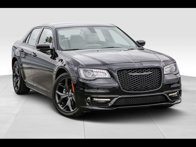 2023 Chrysler 300 Touring L