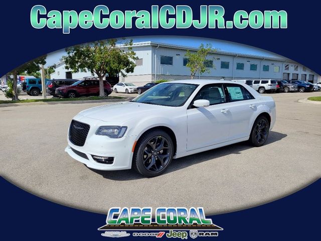 2023 Chrysler 300 Touring L