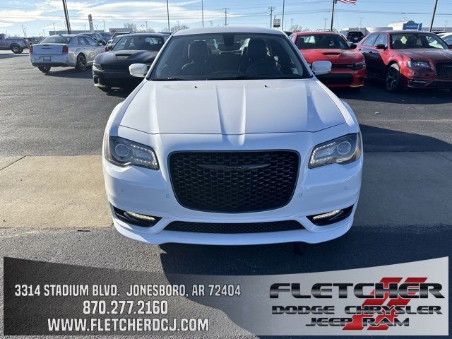 2023 Chrysler 300 Touring L