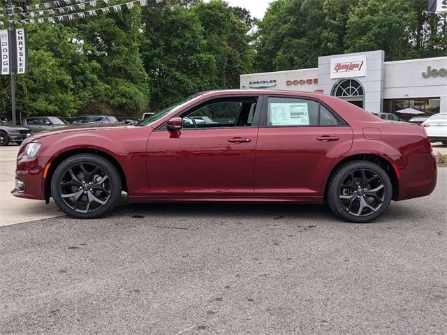 2023 Chrysler 300 Touring L