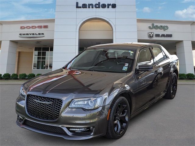 2023 Chrysler 300 Touring L