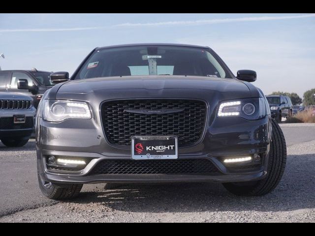 2023 Chrysler 300 Touring L