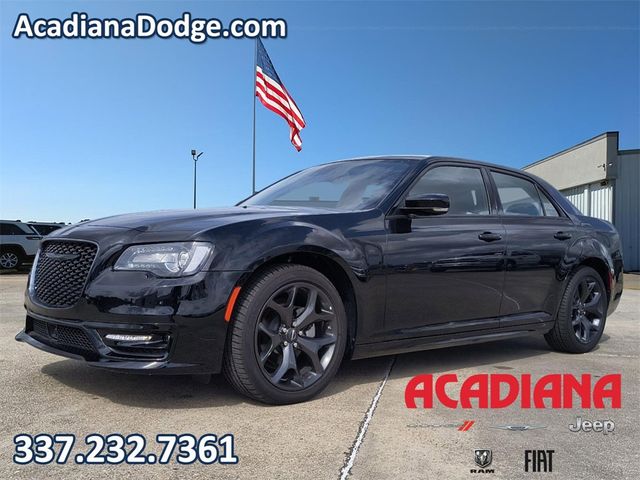 2023 Chrysler 300 Touring L