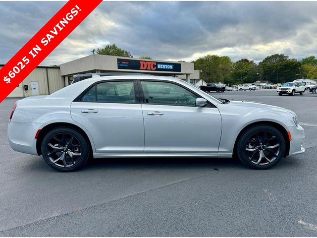 2023 Chrysler 300 Touring L