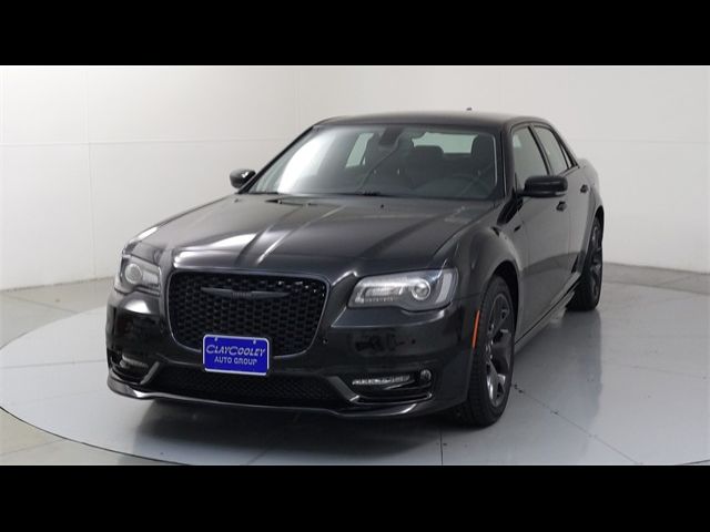 2023 Chrysler 300 Touring L