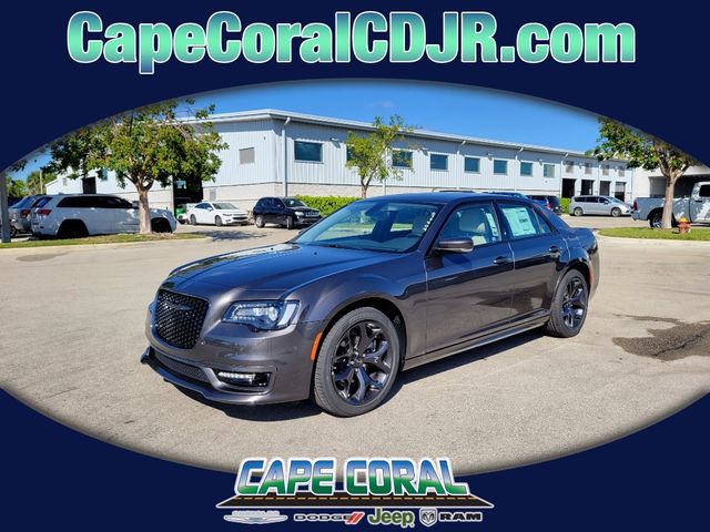 2023 Chrysler 300 Touring L