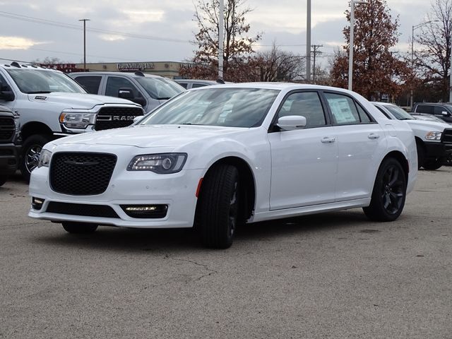 2023 Chrysler 300 Touring L