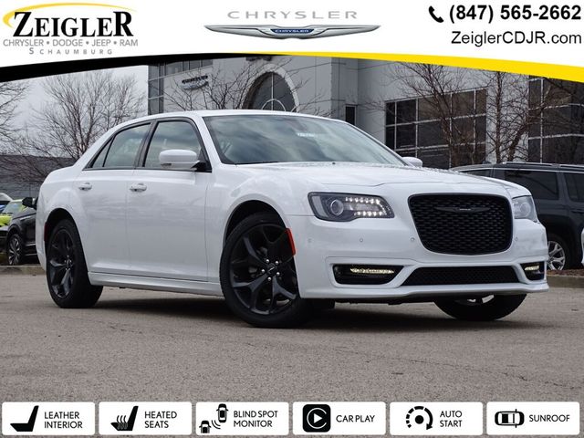 2023 Chrysler 300 Touring L