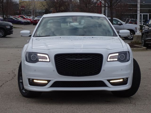 2023 Chrysler 300 Touring L