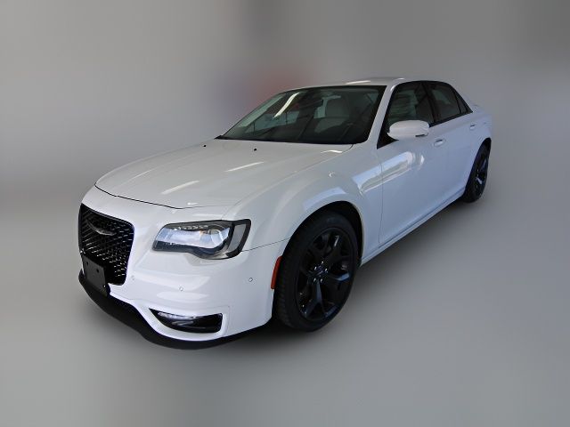 2023 Chrysler 300 Touring L