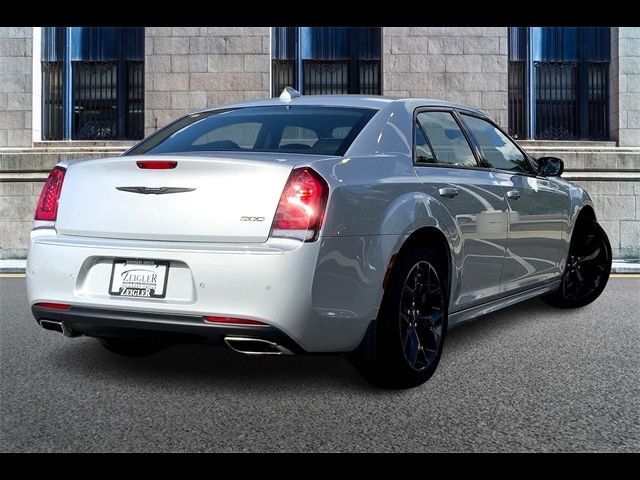 2023 Chrysler 300 Touring L