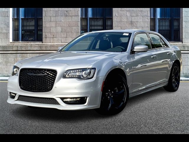 2023 Chrysler 300 Touring L