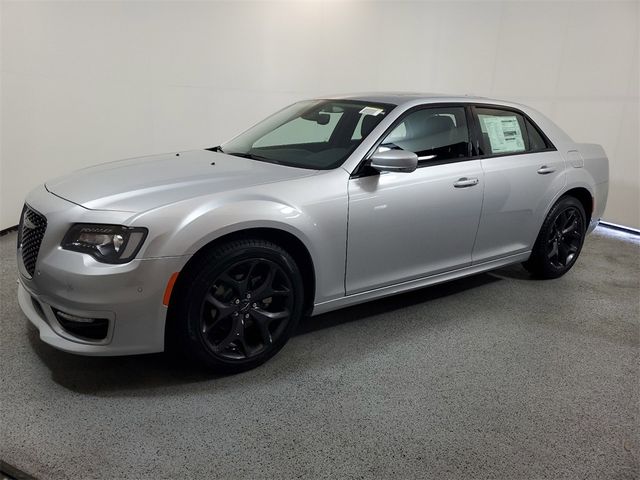 2023 Chrysler 300 Touring L