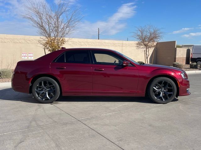 2023 Chrysler 300 Touring L