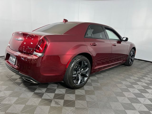 2023 Chrysler 300 Touring L