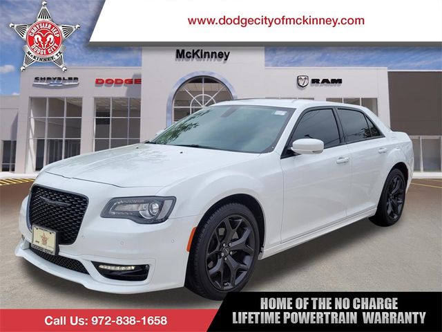 2023 Chrysler 300 Touring L