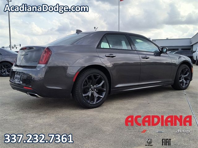 2023 Chrysler 300 Touring L