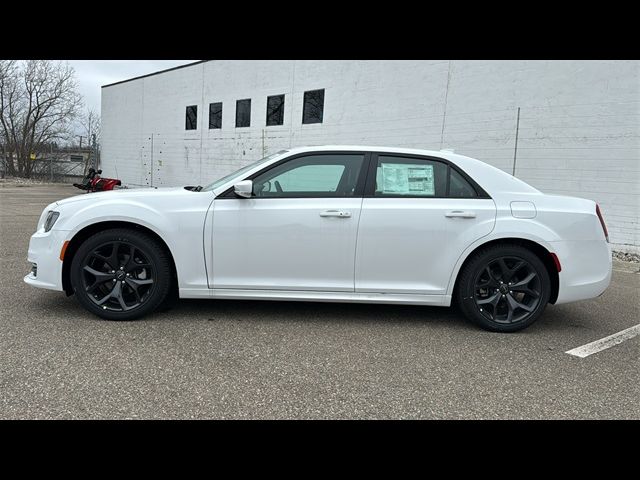 2023 Chrysler 300 Touring L