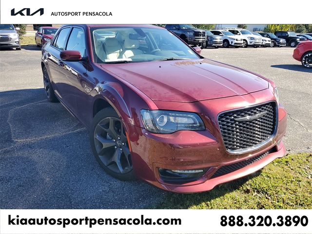 2023 Chrysler 300 Touring L