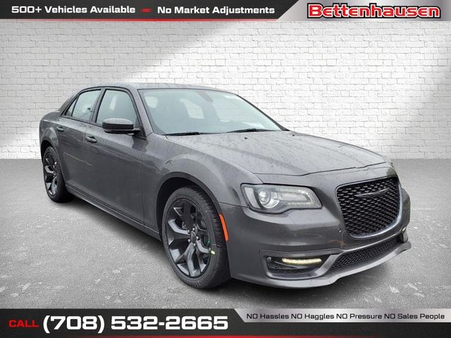 2023 Chrysler 300 Touring L