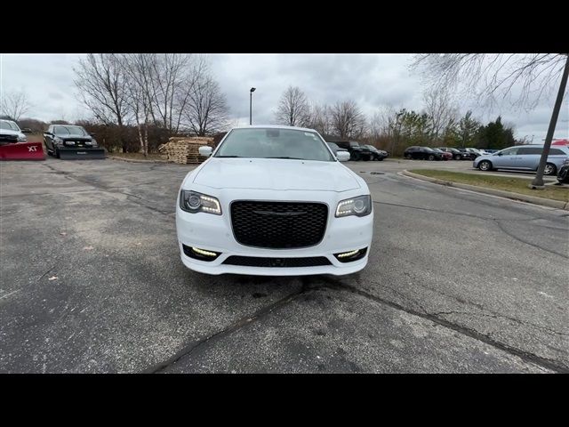 2023 Chrysler 300 Touring L