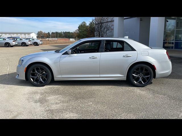 2023 Chrysler 300 Touring L