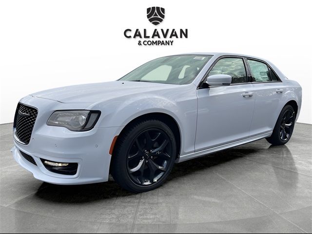 2023 Chrysler 300 Touring L