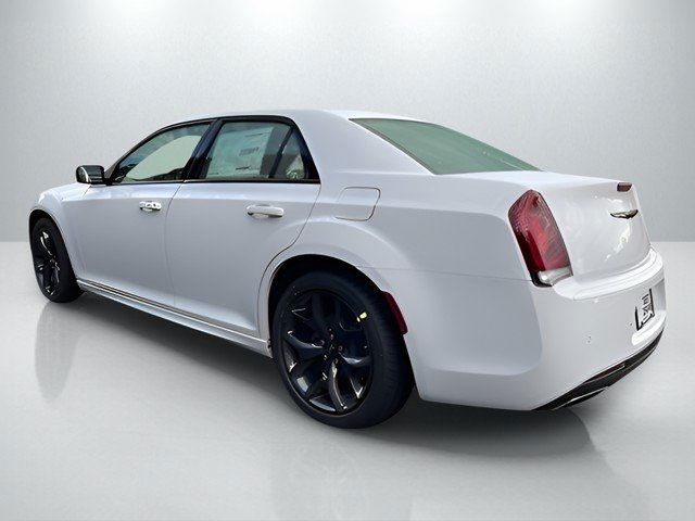 2023 Chrysler 300 Touring L