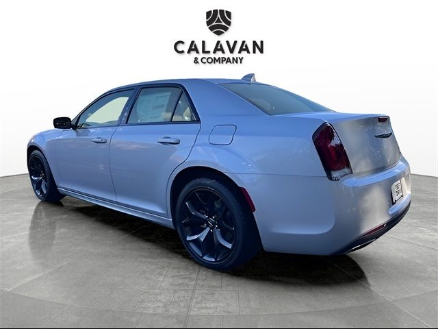 2023 Chrysler 300 Touring L