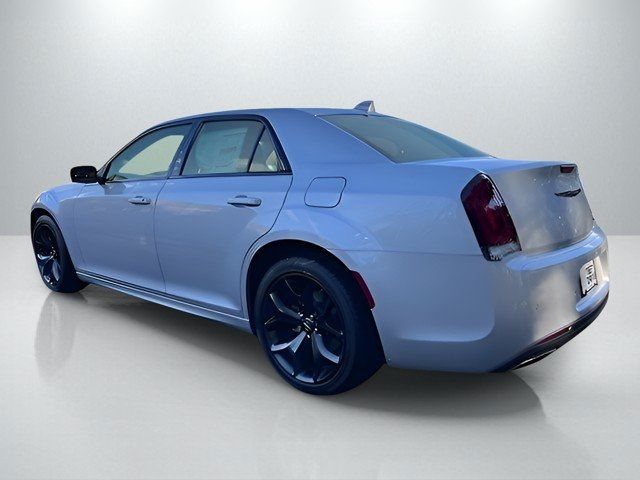 2023 Chrysler 300 Touring L