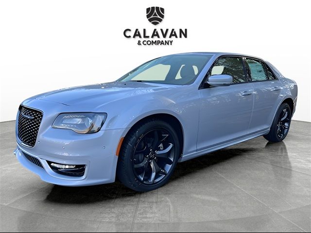 2023 Chrysler 300 Touring L