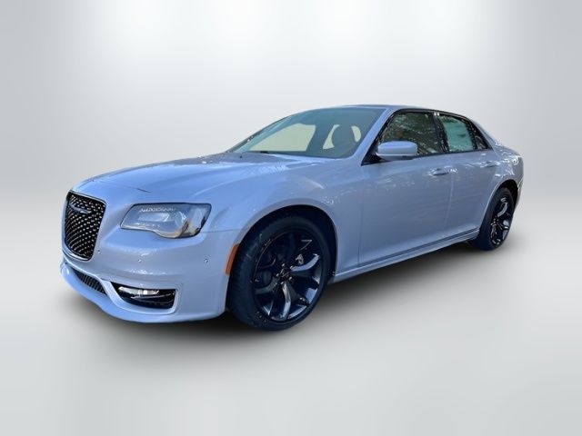 2023 Chrysler 300 Touring L