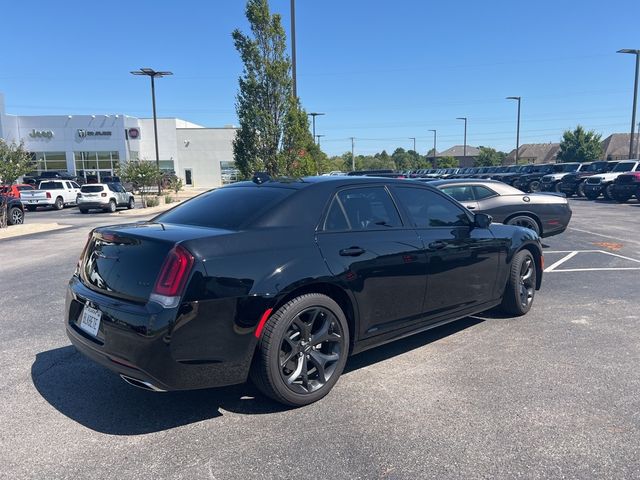 2023 Chrysler 300 Touring L