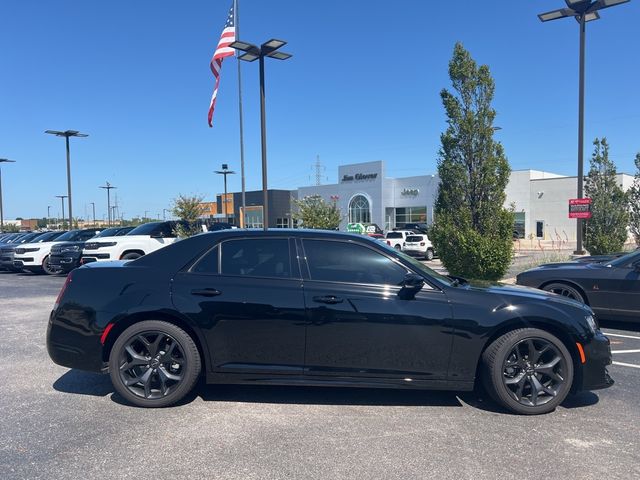 2023 Chrysler 300 Touring L