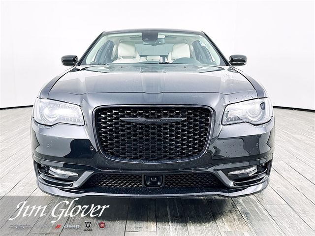 2023 Chrysler 300 Touring L