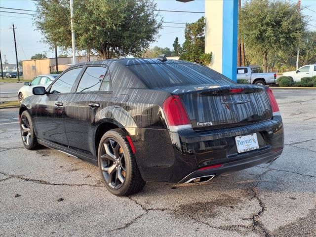 2023 Chrysler 300 Touring L