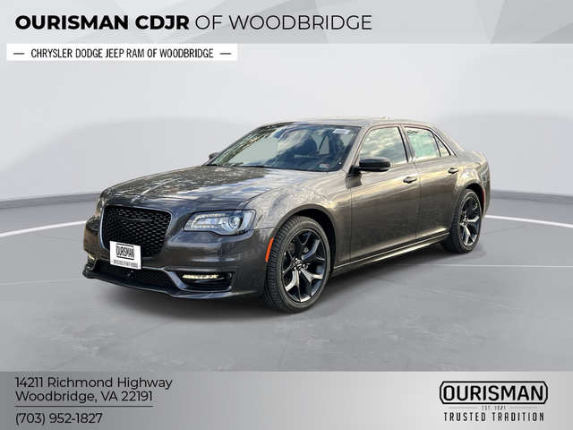 2023 Chrysler 300 Touring L