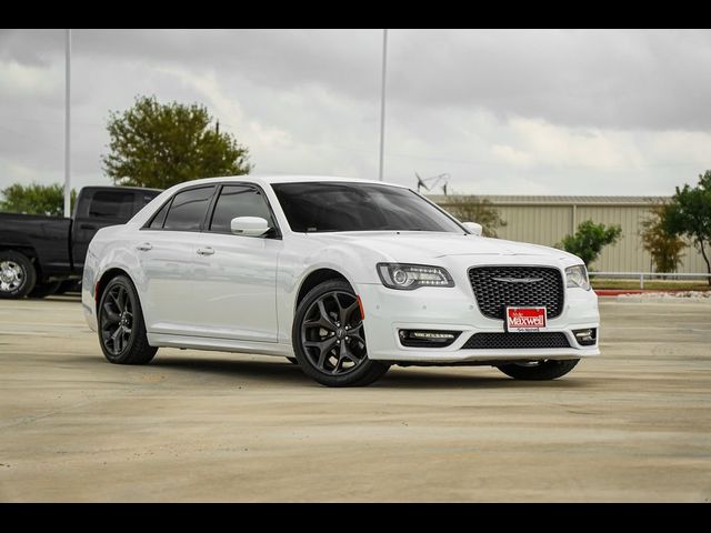 2023 Chrysler 300 Touring L