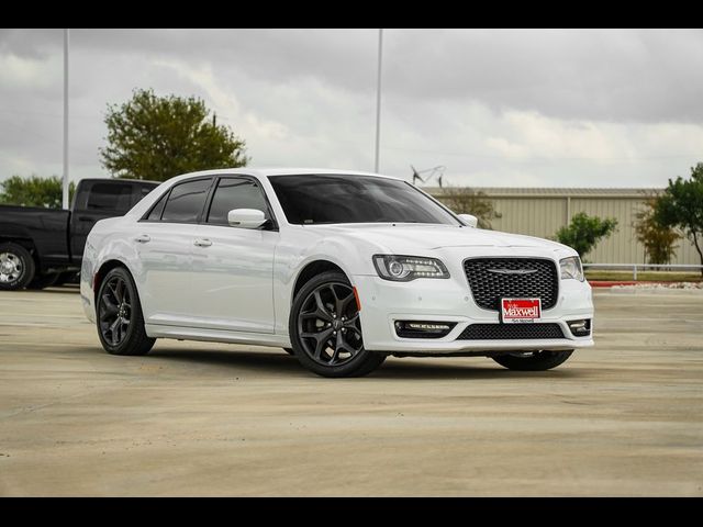 2023 Chrysler 300 Touring L