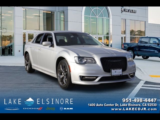 2023 Chrysler 300 Touring L