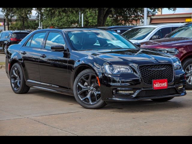 2023 Chrysler 300 Touring L