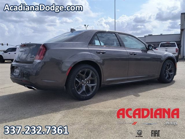 2023 Chrysler 300 Touring L