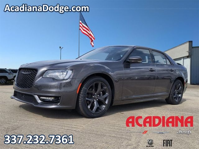 2023 Chrysler 300 Touring L