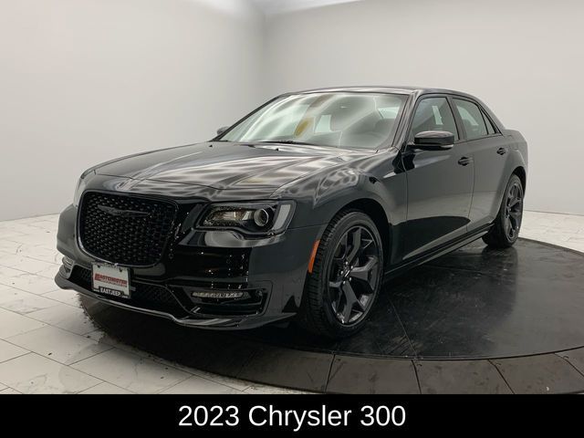 2023 Chrysler 300 Touring L