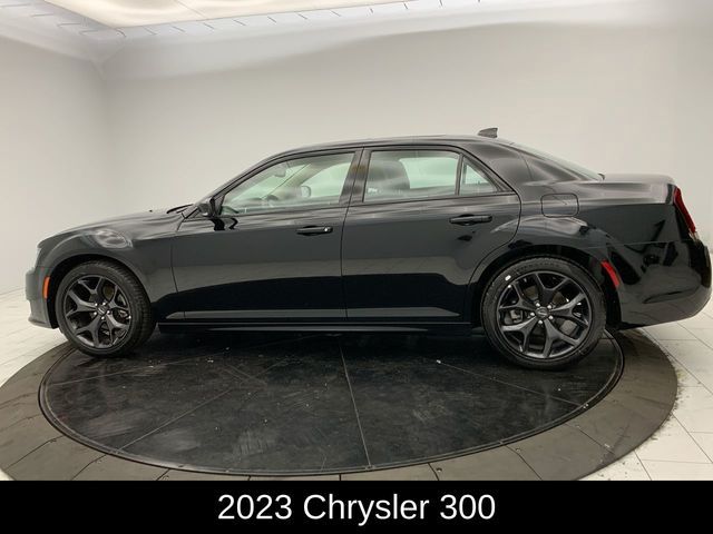 2023 Chrysler 300 Touring L