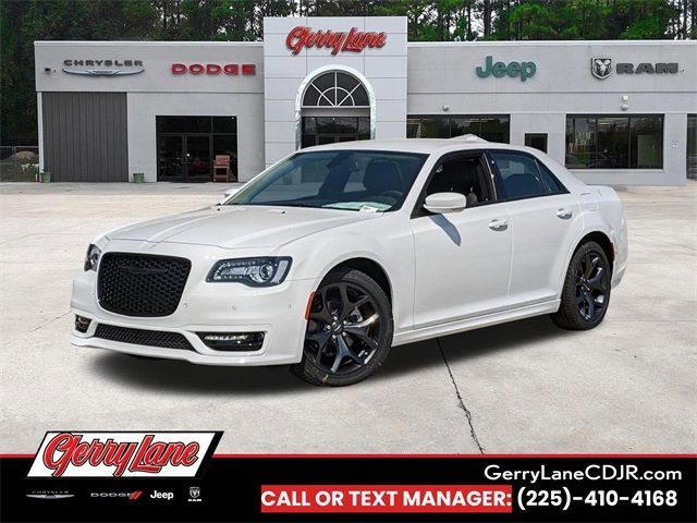 2023 Chrysler 300 Touring L